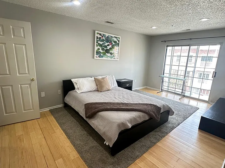22 Krueger Court3 Master W Balcony Walk — Photo 1