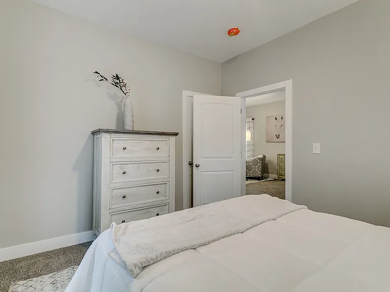 439 N Walnut St — Photo 47