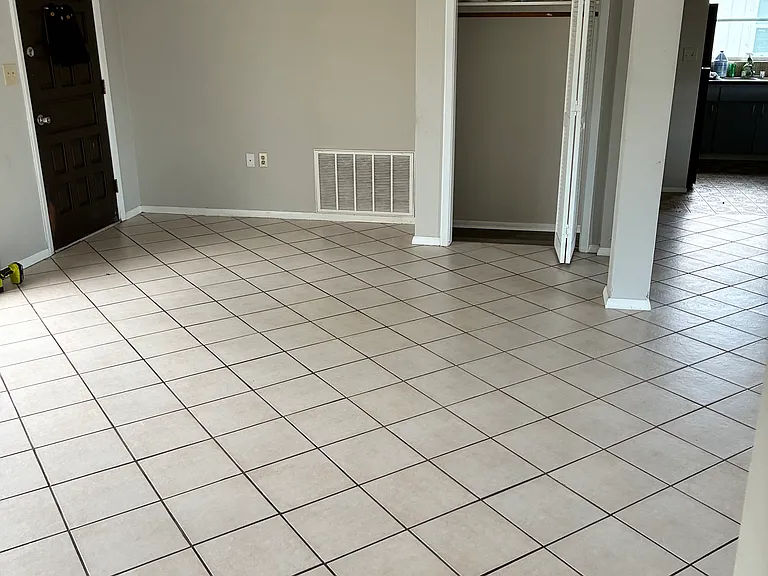 7125 King Arthur Dr — Photo 6