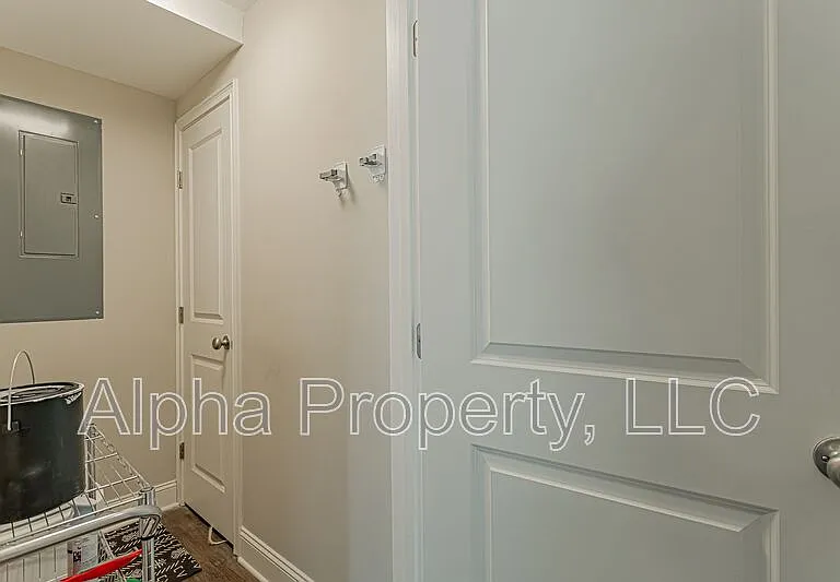 830 Chartwell Dr — Photo 9