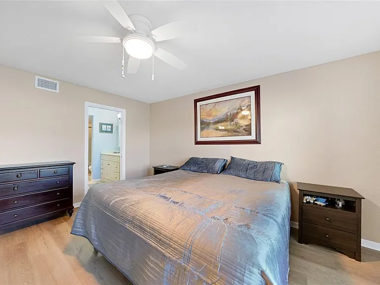 240 Lewis Cir #513 — Photo 11