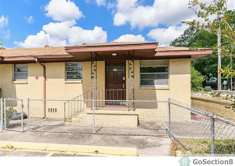 1st image of 5686 Akra Ave