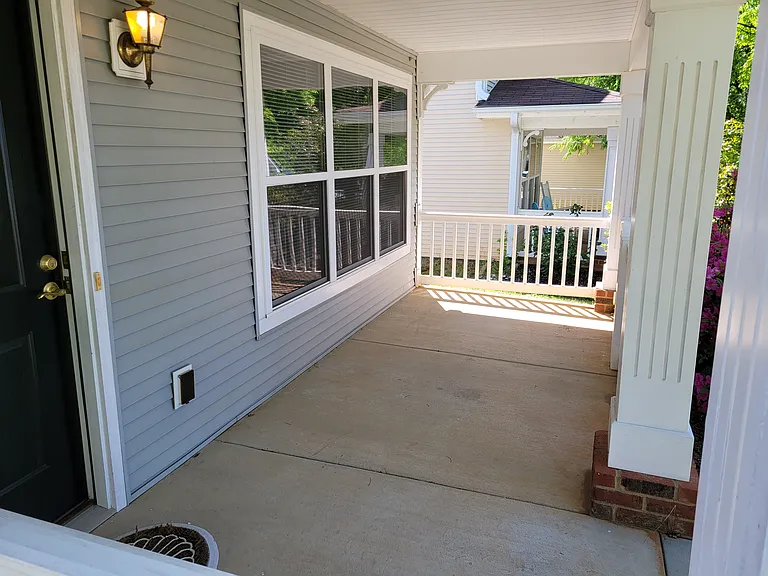 211 Provence St — Photo 2