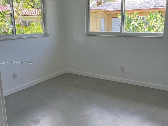 3rd image of 11920 NE 12th Ct #11922