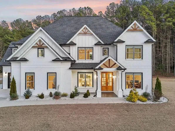 961 Nours Cir, Lawrenceville, GA 30045