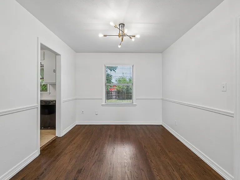 2029 Andover Ct — Photo 10