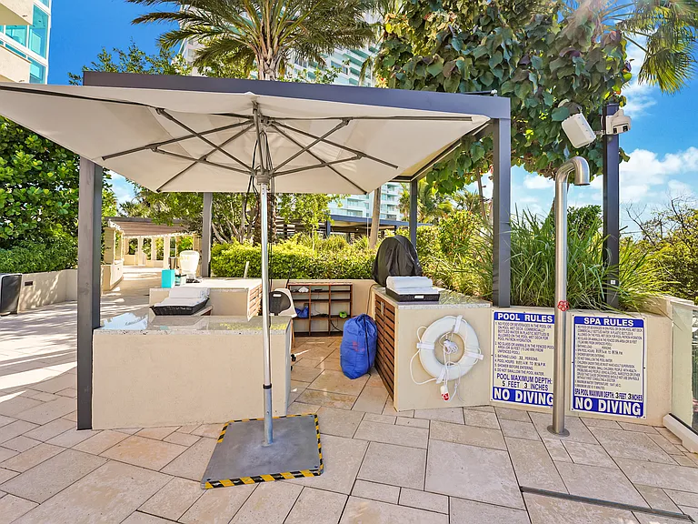 300 S Pointe Dr #405 — Photo 44