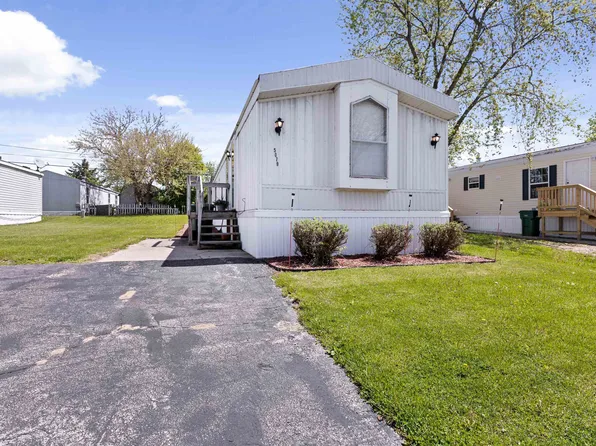 5079 Sandstone Dr, Loves Park, IL 61111