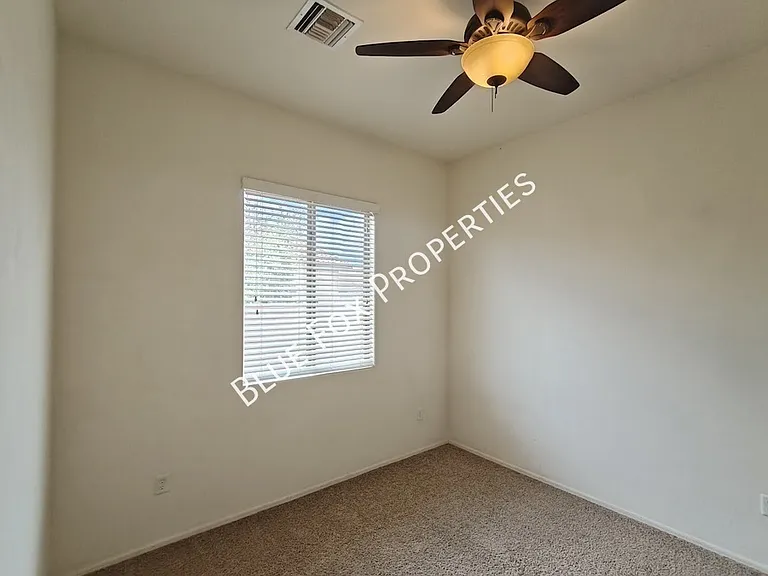 324 N Oak Tree Canyon Loop — Photo 21