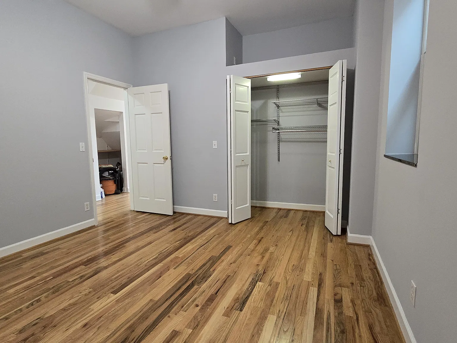 4 bed, 2200 sqft, $3,195 — Photo 4