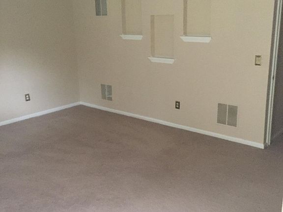 4th image of 104 Township Ct