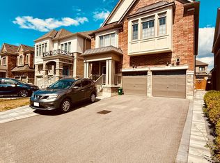 30 Huggins Dr #BASEMENT, Whitby, ON L1P 0N4