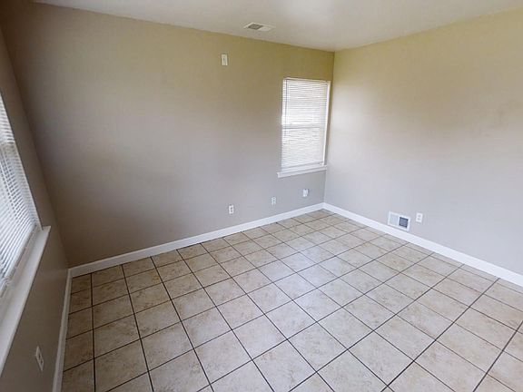 3rd image of 509 NW Westvale Cir APT A