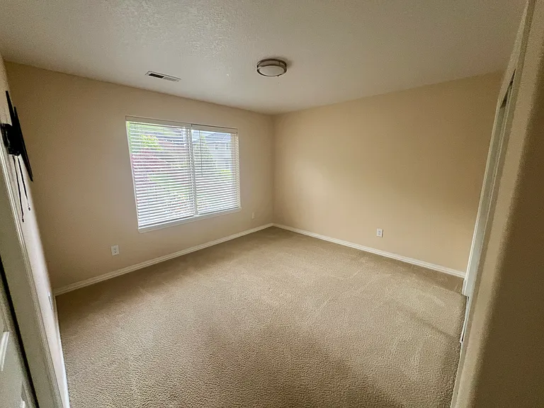 1916 NW 43rd Ave — Photo 18