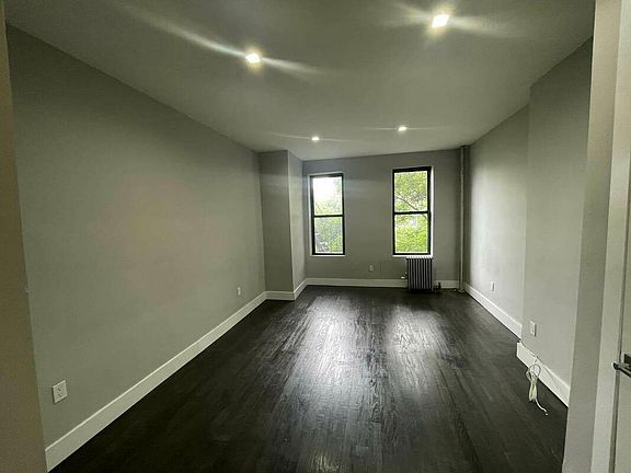 2nd image of 318 E 126th St APT 3D