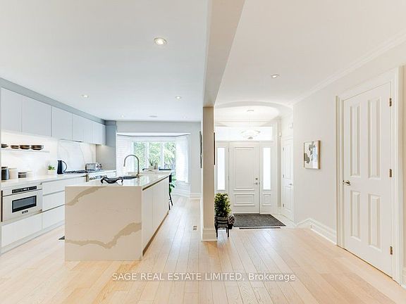 4th image of 70 Heath St E