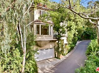 10055 Reevesbury Dr, Beverly Hills, CA 90210