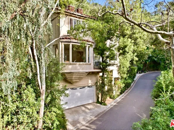 10055 Reevesbury Dr, Beverly Hills, CA 90210