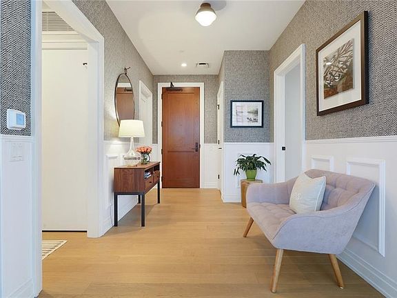 4th image of 1001 Julia St Unit 6C