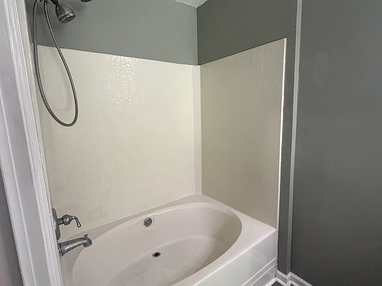 112 Boxwood Ct — Photo 8