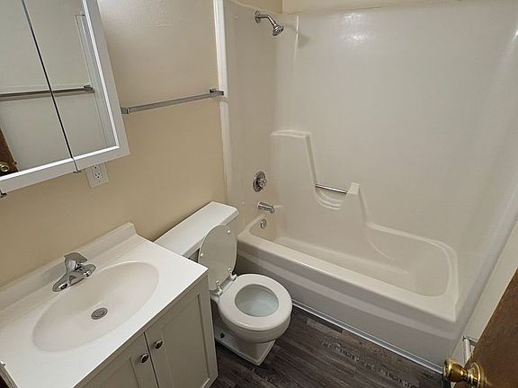 5th image of 2555 Wedgewood Rd #27