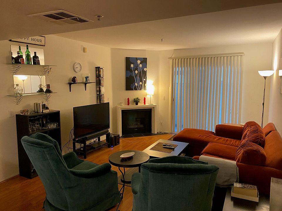 1st image of 4417 Hazeltine Ave APT 105