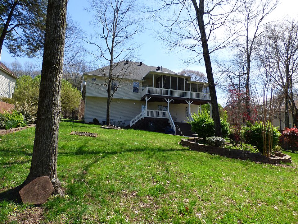 2nd image of 989 Trail Ridge Cir