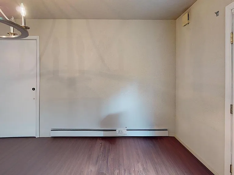 2494 Schutzen St — Photo 7