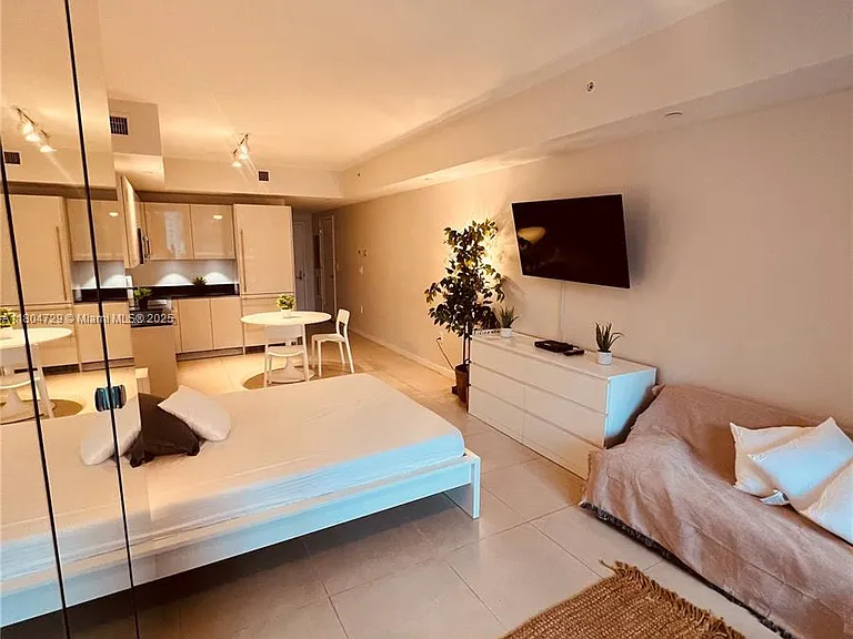 1010 Brickell Ave #2710 — Photo 16
