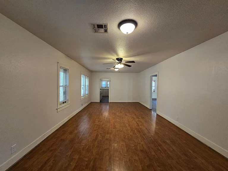 617 N Bonita Ave — Photo 8