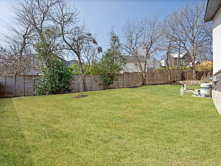 1119 Fairmount Ave — Photo 33