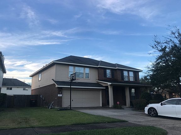 3rd image of 7402 Saxon Hill Ln