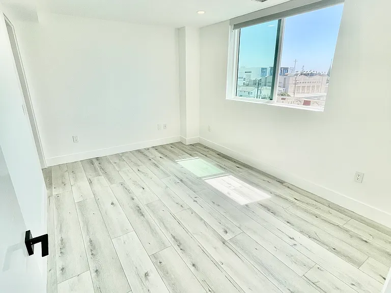 928 S Catalina St #5 — Photo 5