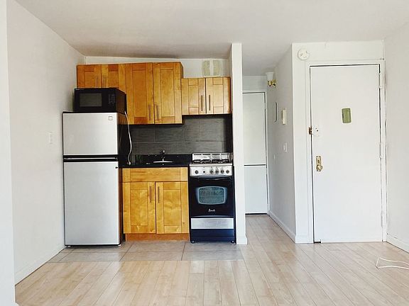 2nd image of 220 1st Ave #3A
