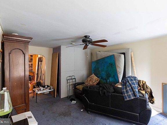 4th image of 1831 Farrington Rd