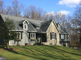 28 Taylor Hill Ln, Bluemont, VA 20135