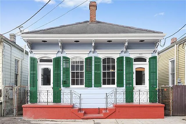 3411 Burgundy St — Photo 1