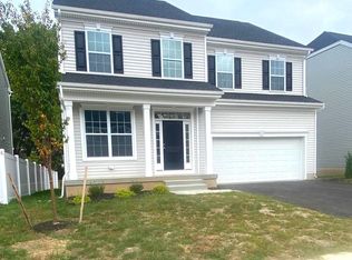 32 Misty Meadow Ln, Hamilton, NJ 08619