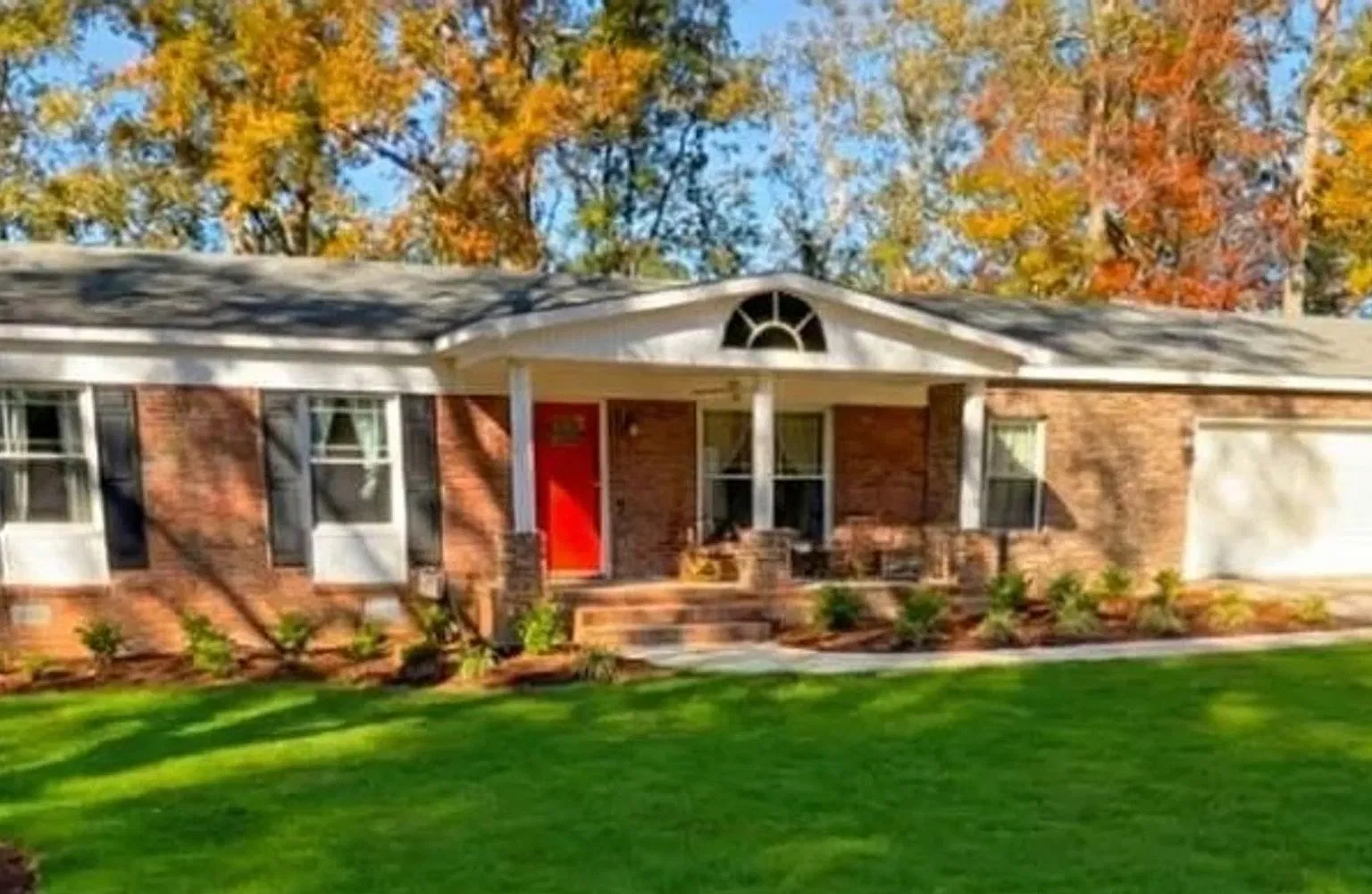 Charming 3BR Duplex in Honea Path — Photo 1