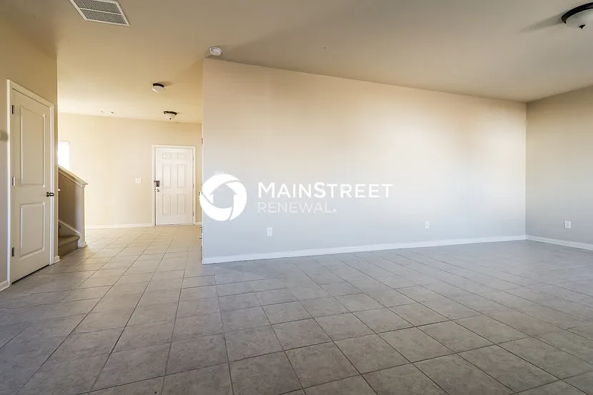 732 Independence Ave — Photo 3