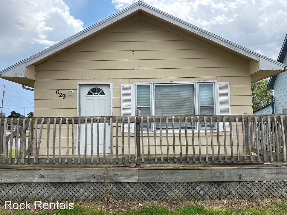 1st image of 629 E Avenue C