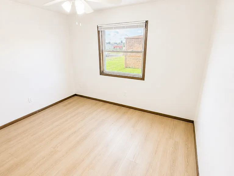 2507 Royal Dr #8 — Photo 4