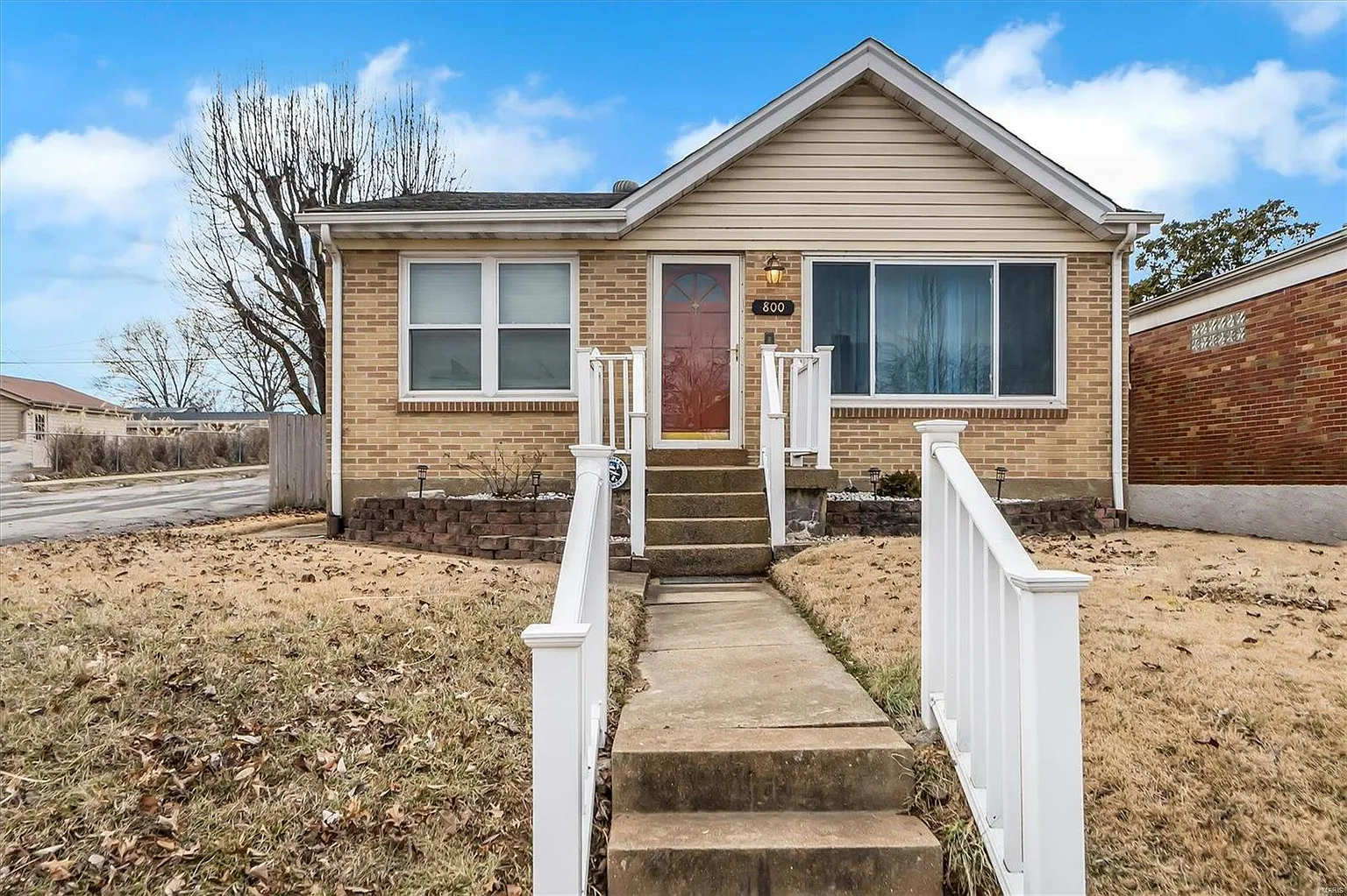 800 Cumberland Dr photo 1