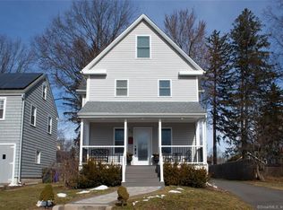 20 Meadowbrook Rd, West Hartford, CT 06107