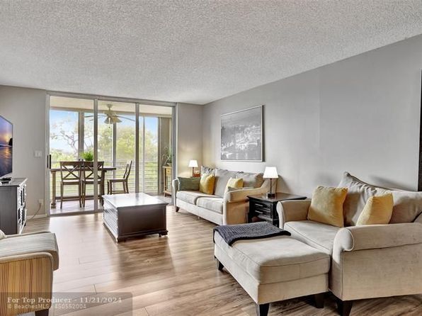 3503 Oaks Way APT 405