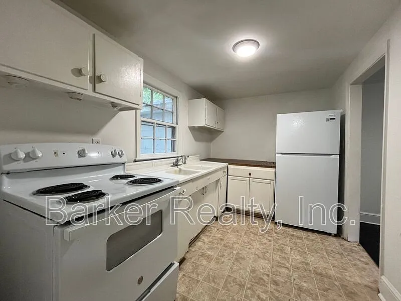 2 bed, 1.0 bath, 1005 sqft, $800 — Photo 4