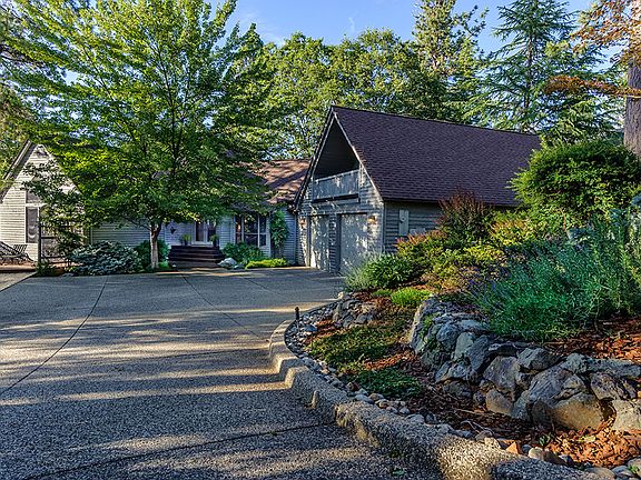 2nd image of 140 Sierra Blanca Ct