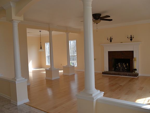 3rd image of 454 McLillie Ln