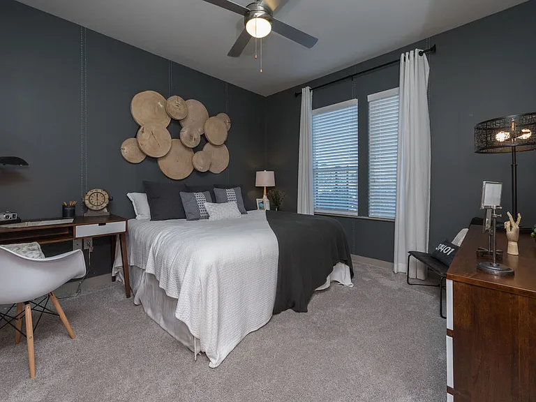 Mariner Grove — Photo 15