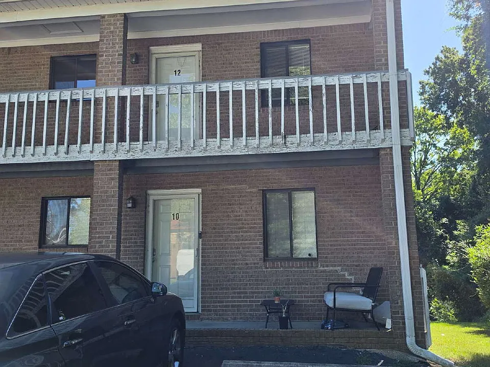 112 Pineview Dr #12